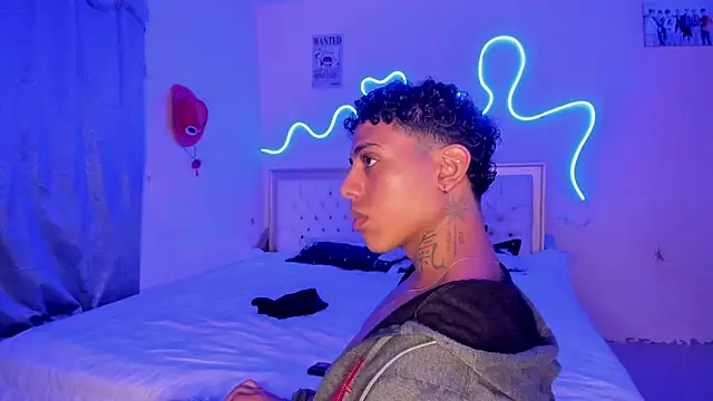 Snapshot of Glader31 chatting on 10/10/25, 08:42 Glader31 online show from 10/10/25, 08:42