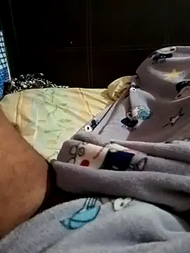 Snapshot of calntt28 chatting on 10/09/25, 02:12 calntt28 online show from 10/09/25, 02:12