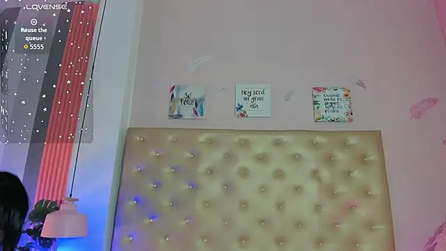 Snapshot of _jade_01 chatting on 11/12/25, 01:04 jade 01 online show from 11/12/25, 01:04