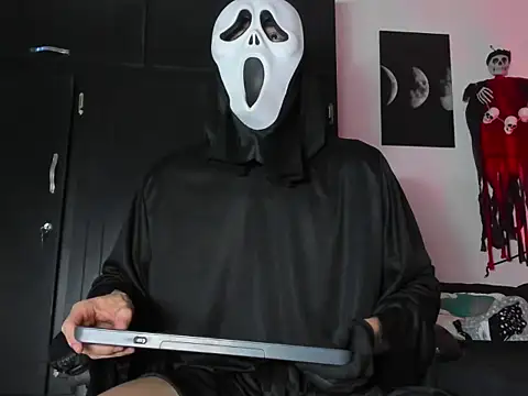 Snapshot of jey_cox23 chatting on 10/31/25, 12:46 jey cox23 online show from 10/31/25, 12:46