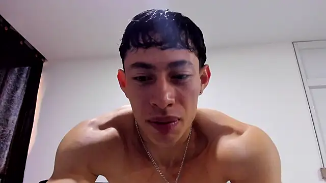 Snapshot of jey_cox23 chatting on 12/17/25, 11:26 jey cox23 online show from 12/17/25, 11:26