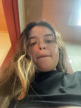 Snapshot of Aphrill chatting on 01/10/26, 08:37 Aphrill online show from 01/10/26, 08:37