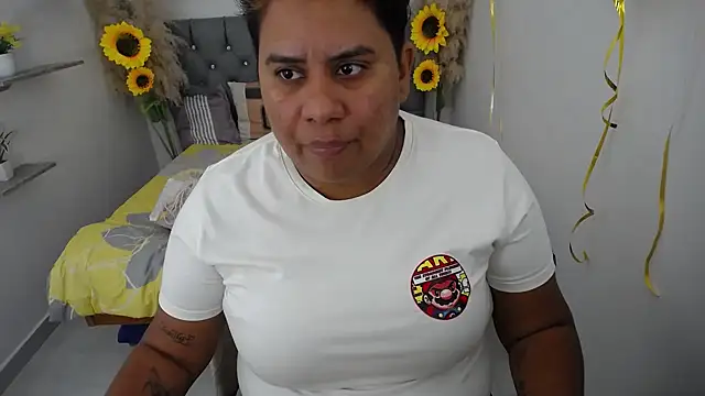 hotlesby valery online show from 10/02/25, 12:19