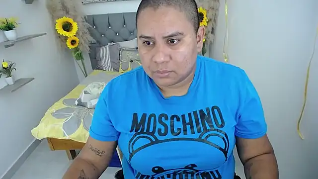 hotlesby valery online show from 10/22/25, 12:37