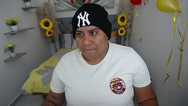 hotlesby valery online show from 10/11/25, 07:04