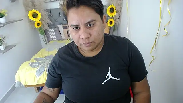 hotlesby valery online show from 10/06/25, 07:03