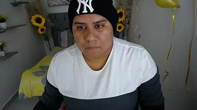 hotlesby valery online show from 10/16/25, 07:00