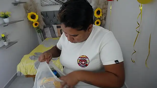 hotlesby valery online show from 10/03/25, 12:17