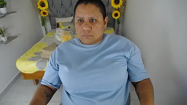 hotlesby valery online show from 11/28/25, 08:09