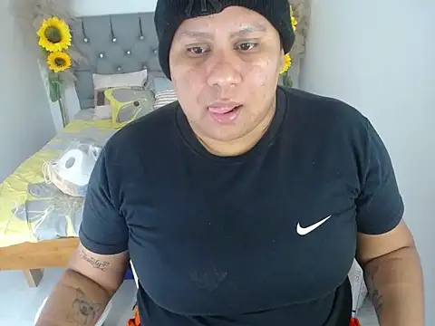 hotlesby valery online show from 12/05/25, 12:04