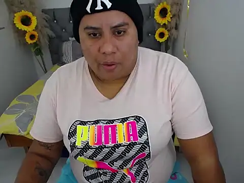 hotlesby valery online show from 10/27/25, 12:17