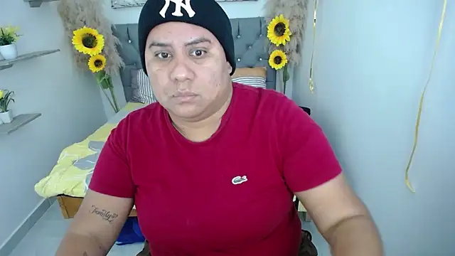 hotlesby valery online show from 10/21/25, 12:04