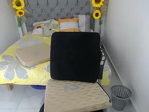 hotlesby valery online show from 11/19/25, 08:09