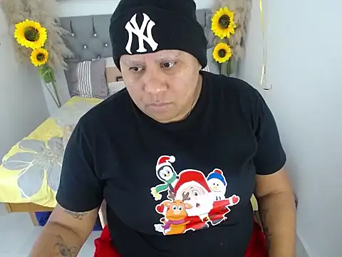 hotlesby valery online show from 11/08/25, 12:09