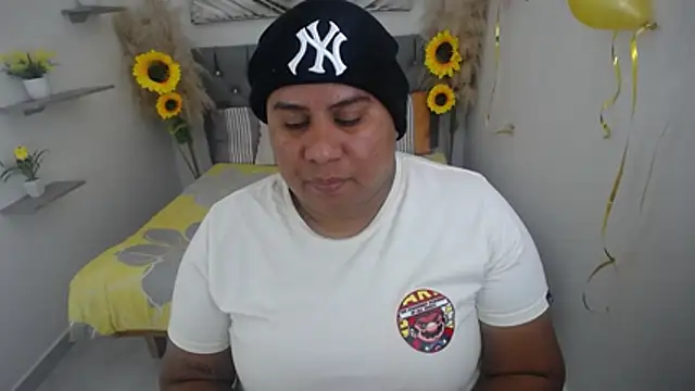 hotlesby valery online show from 10/13/25, 07:26