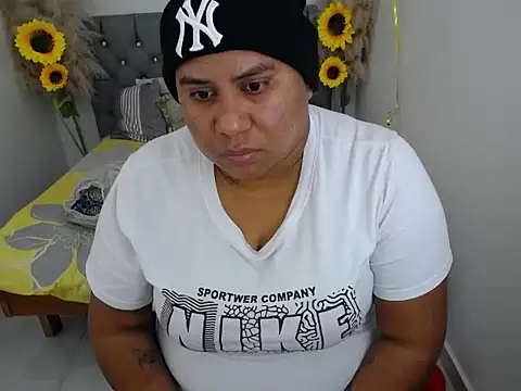 hotlesby valery online show from 10/25/25, 12:17