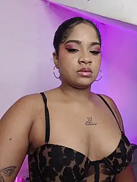 Snapshot of camilafoox7 chatting on 10/10/25, 12:00 camilafoox7 online show from 10/10/25, 12:00
