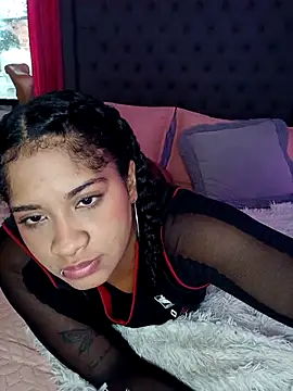 Snapshot of camilafoox7 chatting on 09/30/25, 12:33 camilafoox7 online show from 09/30/25, 12:33