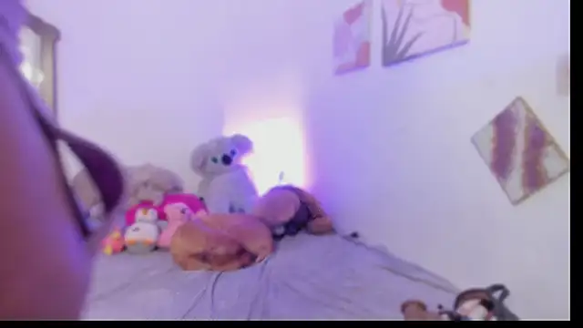 Snapshot of camilafoox7 chatting on 10/16/25, 04:37 camilafoox7 online show from 10/16/25, 04:37