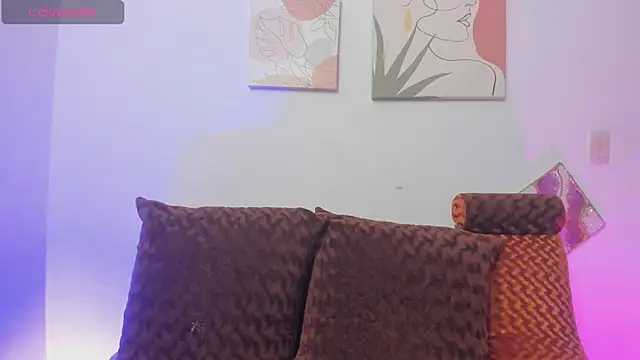 Snapshot of camilafoox7 chatting on 11/23/25, 03:27 camilafoox7 online show from 11/23/25, 03:27