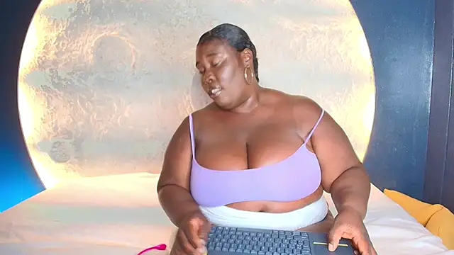 CarolinaGomez  online show from 11/19/25, 07:14