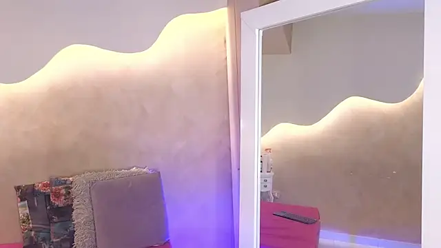 Snapshot of SaraGuzmann chatting on 02/05/26, 01:51 SaraGuzmann online show from 02/05/26, 01:51