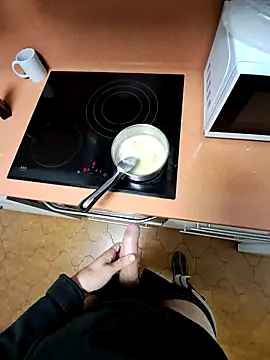 Snapshot of mecumming2 chatting on 10/06/25, 10:54 mecumming2 online show from 10/06/25, 10:54