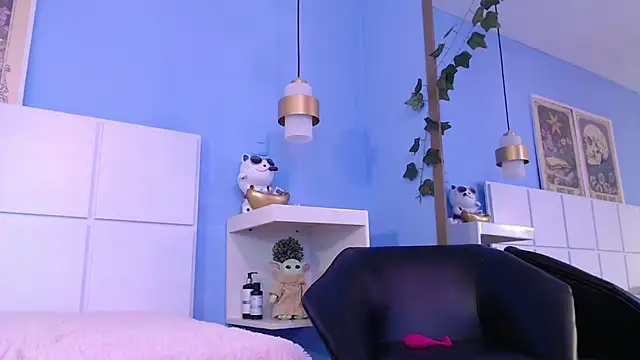 PenelopeBond online show from 10/28/25, 12:59