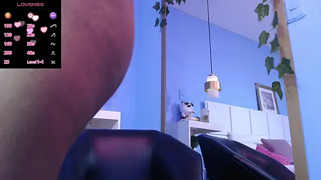 PenelopeBond online show from 10/10/25, 12:50