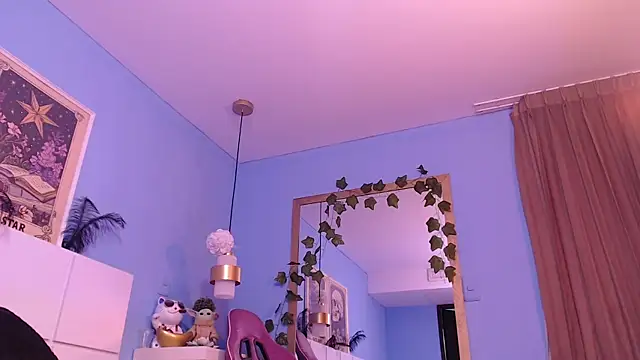 PenelopeBond online show from 12/18/25, 08:30