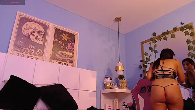 PenelopeBond online show from 11/24/25, 04:01