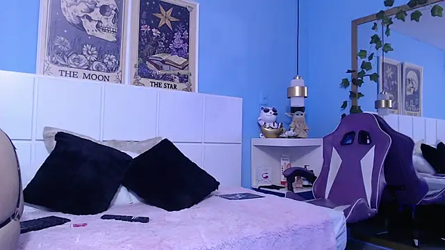 PenelopeBond online show from 12/03/25, 08:36