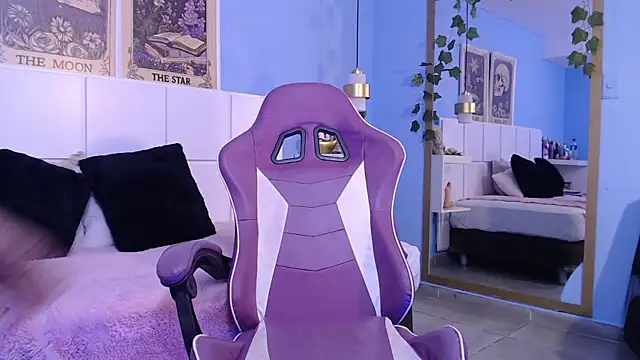 PenelopeBond online show from 12/05/25, 07:18