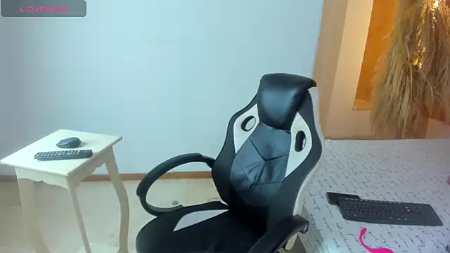 ZOE ROSE4 online show from 09/20/25, 07:52