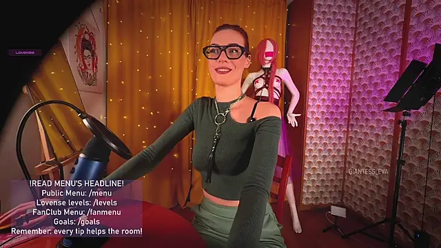 Giantess Eva online show from 04/24/26, 08:44