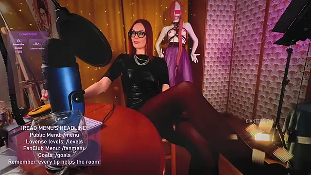 Giantess Eva online show from 05/31/26, 09:15