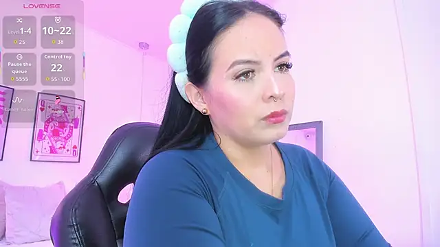 Snapshot of camiladuke7 chatting on 06/15/26, 11:10 camiladuke7 online show from 06/15/26, 11:10