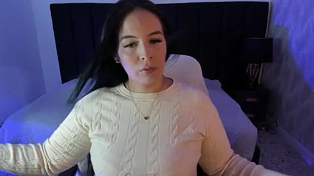 camiladuke7 online show from 09/24/25, 07:42