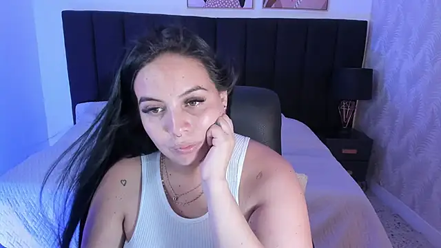 camiladuke7 online show from 12/04/25, 07:35