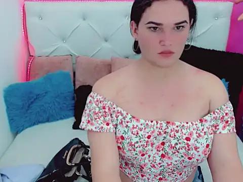 Snapshot of x_daniiela_x chatting on 09/30/25, 07:42 x daniiela x online show from 09/30/25, 07:42