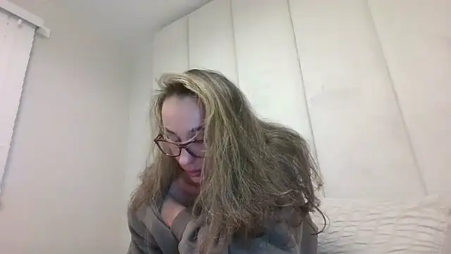 Snapshot of Scotishminx25 chatting on 09/27/25, 05:41 Scotishminx25 online show from 09/27/25, 05:41