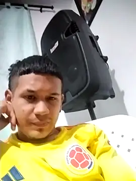 Snapshot of Mohamedxxx13 chatting on 10/18/25, 11:07 Mohamedxxx13 online show from 10/18/25, 11:07