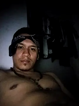 Snapshot of Mohamedxxx13 chatting on 10/15/25, 05:50 Mohamedxxx13 online show from 10/15/25, 05:50