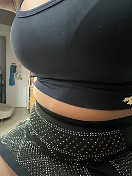 Snapshot of Valeriacris chatting on 03/20/26, 07:48 Valeriacris online show from 03/20/26, 07:48