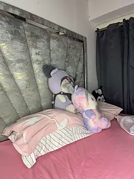 liahouses online show from 02/15/26, 12:00