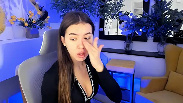 IndigoFae online show from 11/09/25, 04:27