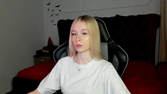 MiaGraces online show from 11/03/25, 05:16