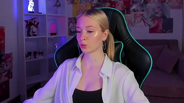 MiaGraces online show from 10/24/25, 05:23