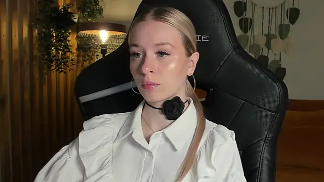 MiaGraces online show from 11/30/25, 05:30