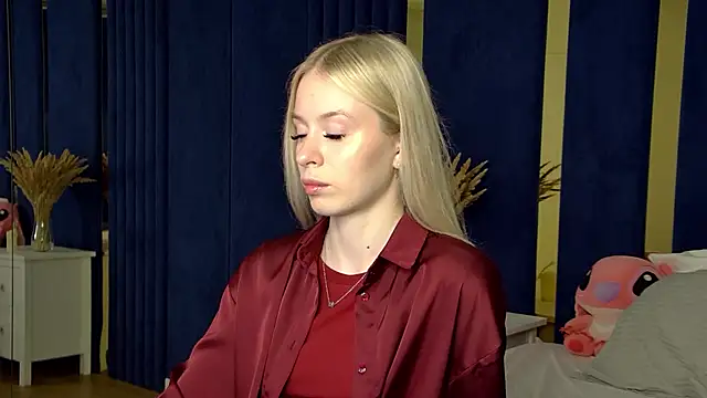 MiaGraces online show from 11/11/25, 06:03